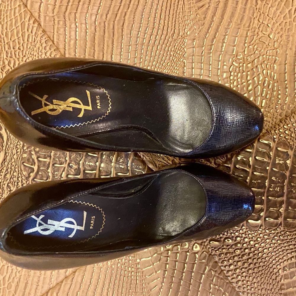 YSL Tribute two leather pump